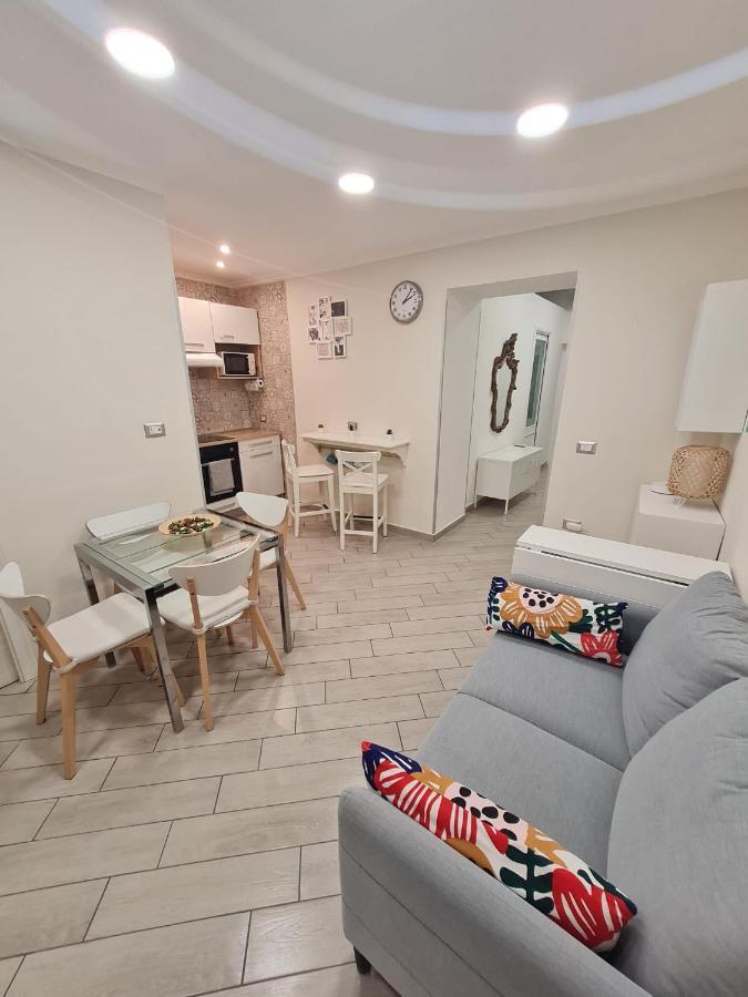 Palizzi'S Home Behind Plebiscite Square Neapel Exterior foto